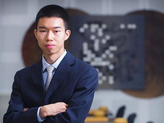 无当局主义革命，大都人的武装虐政，贝恩打着这个幌子建造了一座都会孤岛，一如年夜革命期间的巴黎。